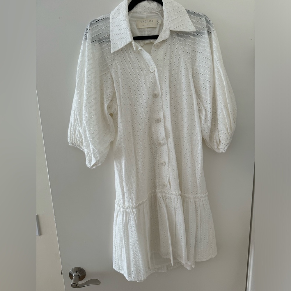 Exquise White dress puffy sleeves and open tie back